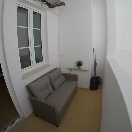 By Blue Door Apartment *