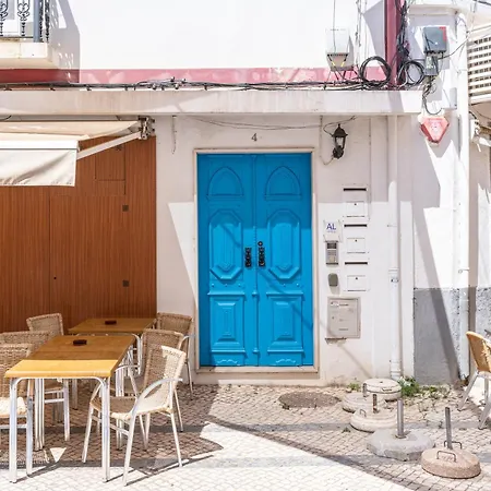 By Blue Door Apartment *