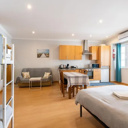 By Blue Door Apartment *