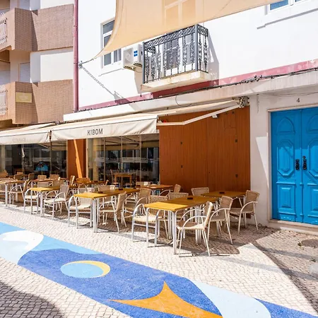 By Blue Door Apartment *