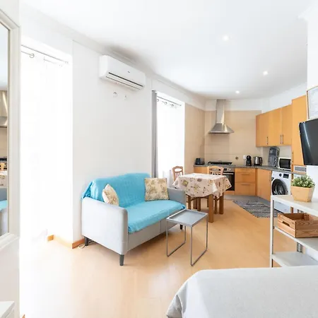 Apartment By Blue Door *