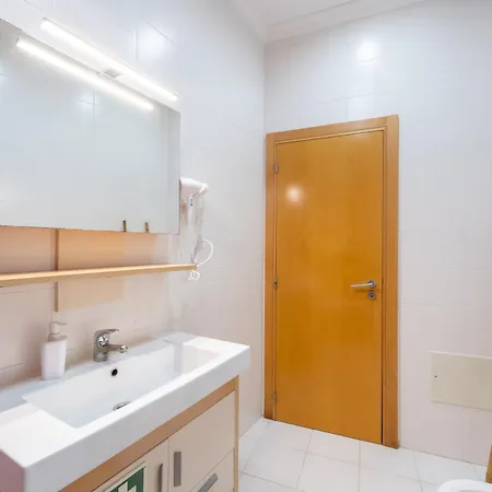 By Blue Door ポルティマン